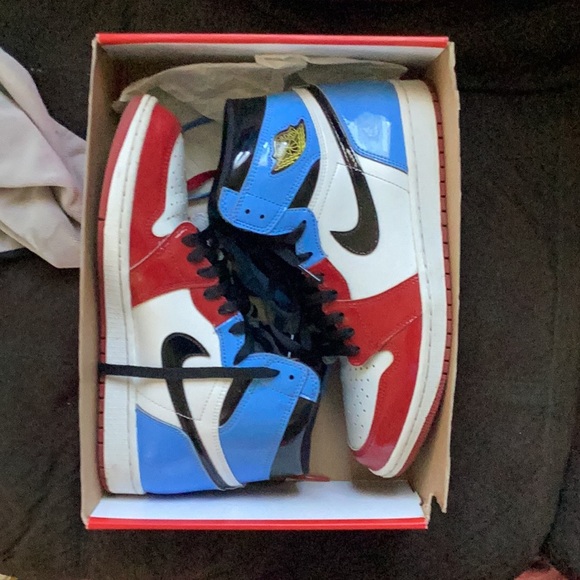 “Out with the old in with the New Savings

Air Jordan 1 From Chi to UNC - Picture 4 of 16